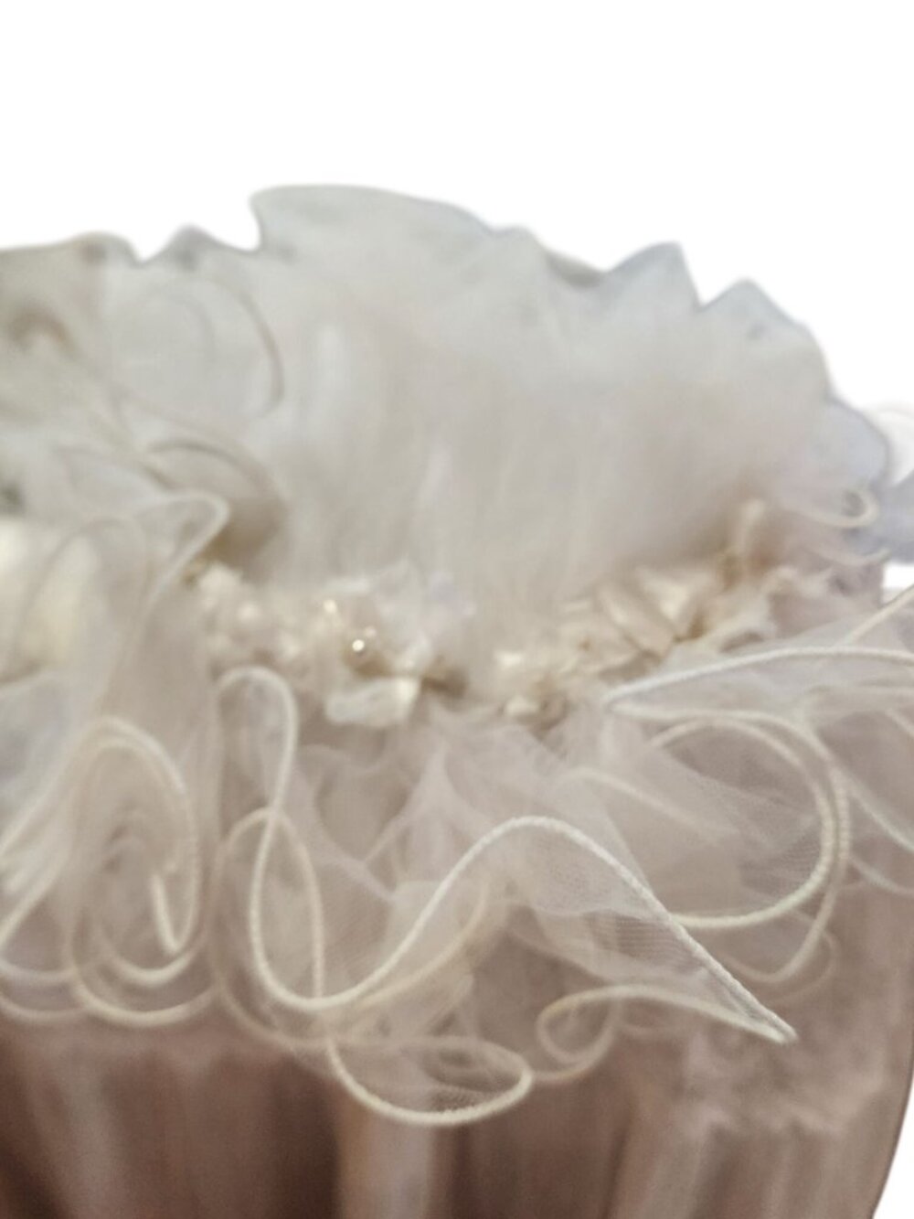 Wedding Veil elbow-length veil characterized multiple layers sheer tulle creates - Picture 2 of 5